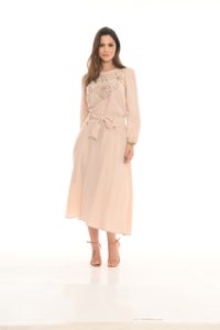 12482 -BLUSA COM BORDADO 12483- SAIA C/BOLSO E CÓS